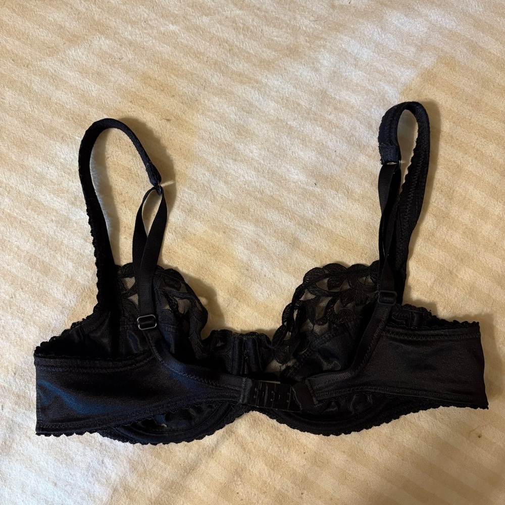 Chantelle Women’s Black Lacey Mesh Bralette Size 34C - Picture 2 of 6